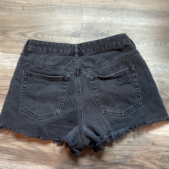PacSun Black Denim Shorts - Picture 2 of 3